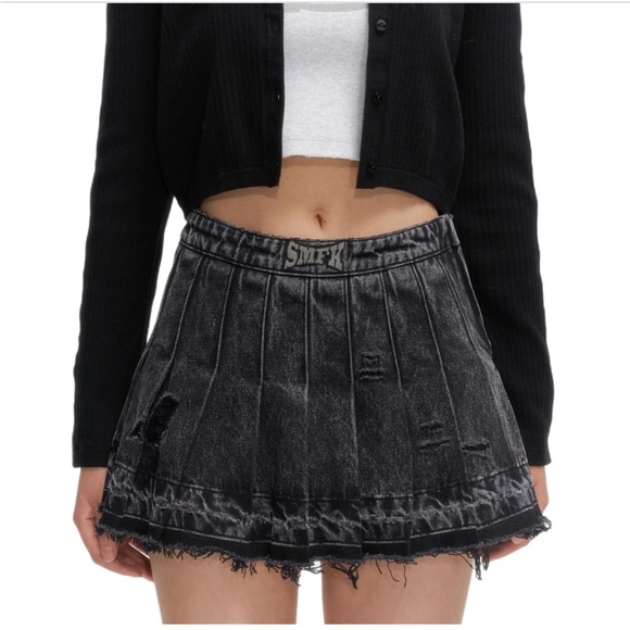 SMFK Wilderness Wandering Black Pleated Short Jean Skirt